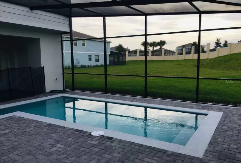 2452 DUBAI STREET, KISSIMMEE, Florida 34747, 5 Bedrooms Bedrooms, ,4 BathroomsBathrooms,Townhouse,For Sale,DUBAI,MFRO6113516