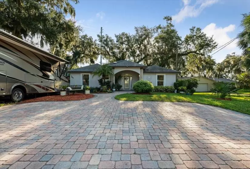 385 COQUINA AVENUE, ORMOND BEACH, Florida 32174, 5 Bedrooms Bedrooms, ,2 BathroomsBathrooms,Single Family Residence,For Sale,COQUINA,MFRV4938621